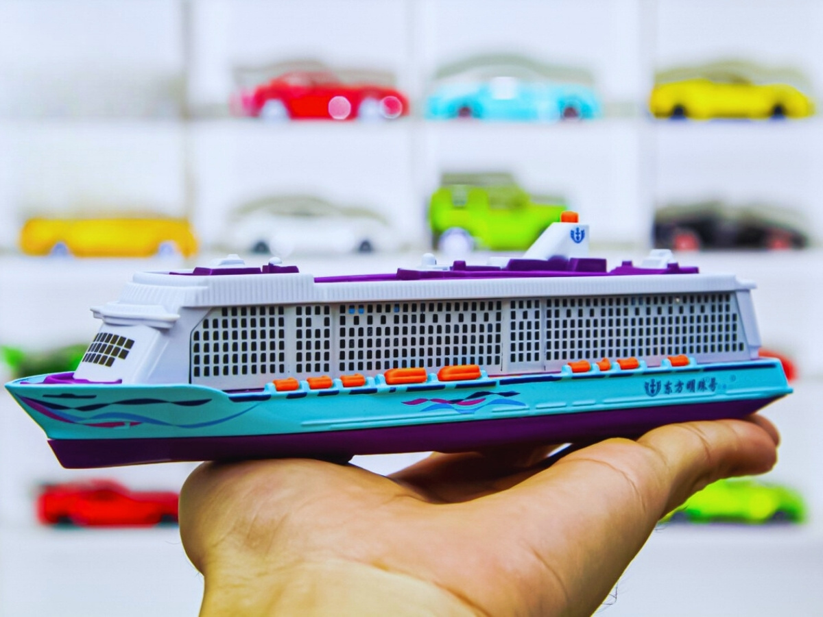 Quả cầu thạch anh trắng giúp thu hút tài lộc và gia tăng vượng khí