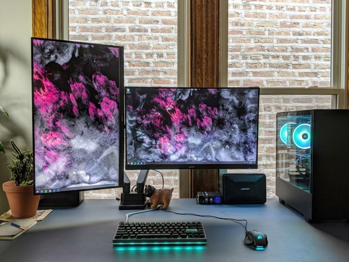 Cable management giúp bàn làm việc sạch và gọn gàng Cable management giúp bàn làm việc sạch và gọn gàng