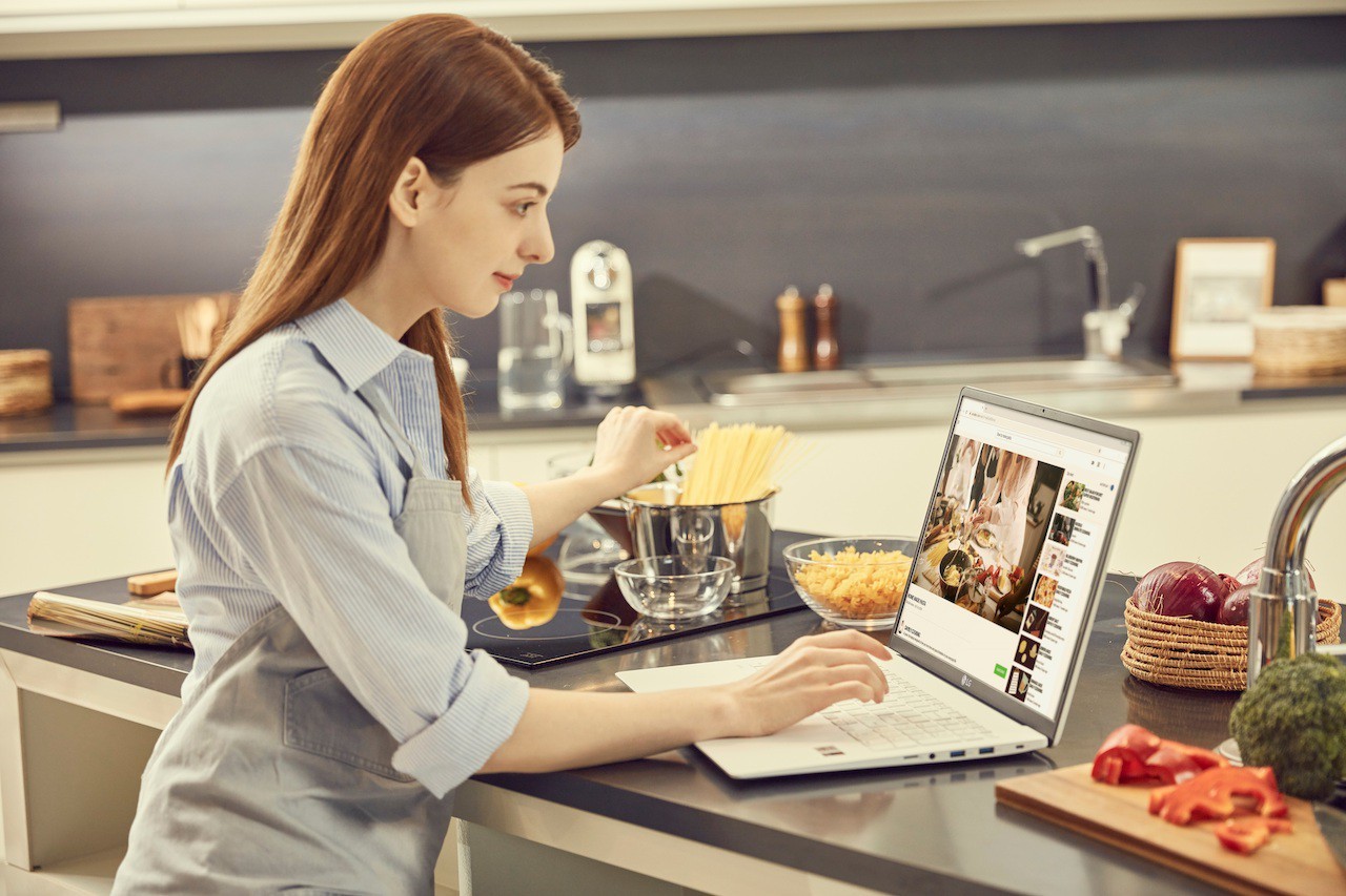 Ultrabook mỏng nhẹ, thời trang, sang trọng, hiệu suất mạnh mẽ, phù hợp mọi đối tượng.