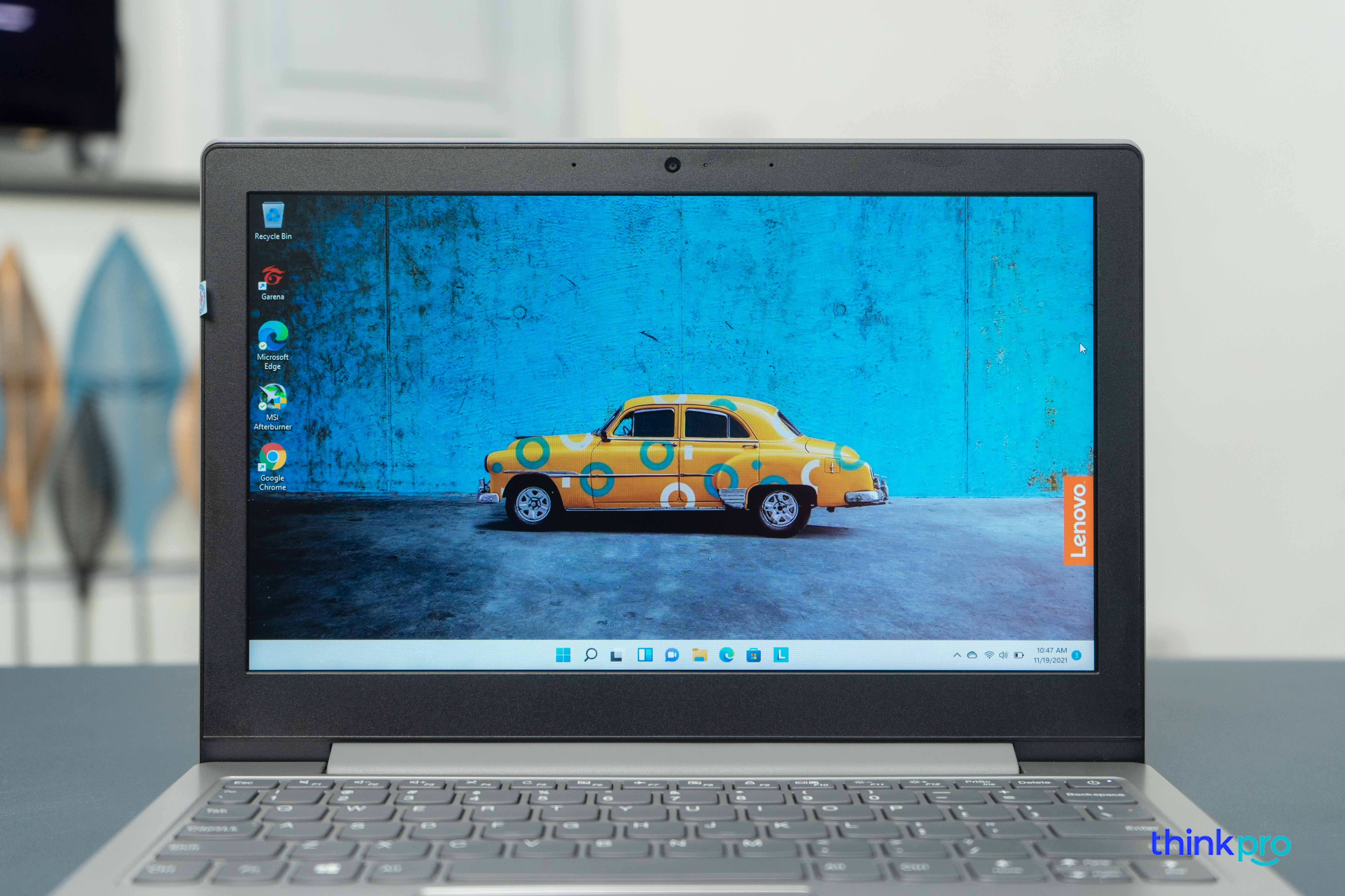 Lenovo IdeaPad 1, laptop sinh viên dưới 10 triệu, bàn phím lõm nhẹ, layout hoàn hảo.