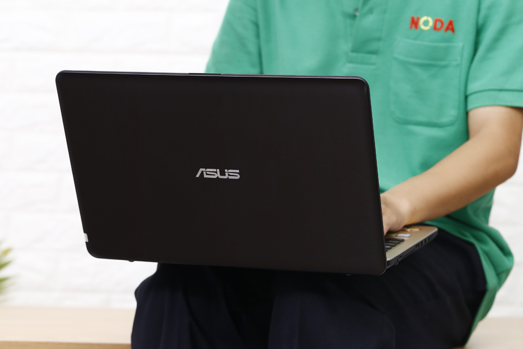 Laptop Asus Ultra Thin 15 cho sinh viên dưới 10 triệu