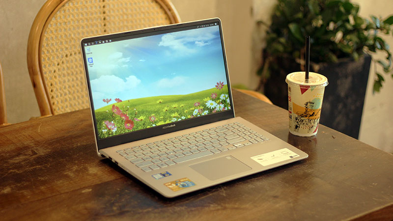 Laptop Vivobook S15 mỏng nhẹ, màn hình viền mỏng, hiệu năng tốt, pin trâu, hỗ trợ đắc lực cho giáo viên.