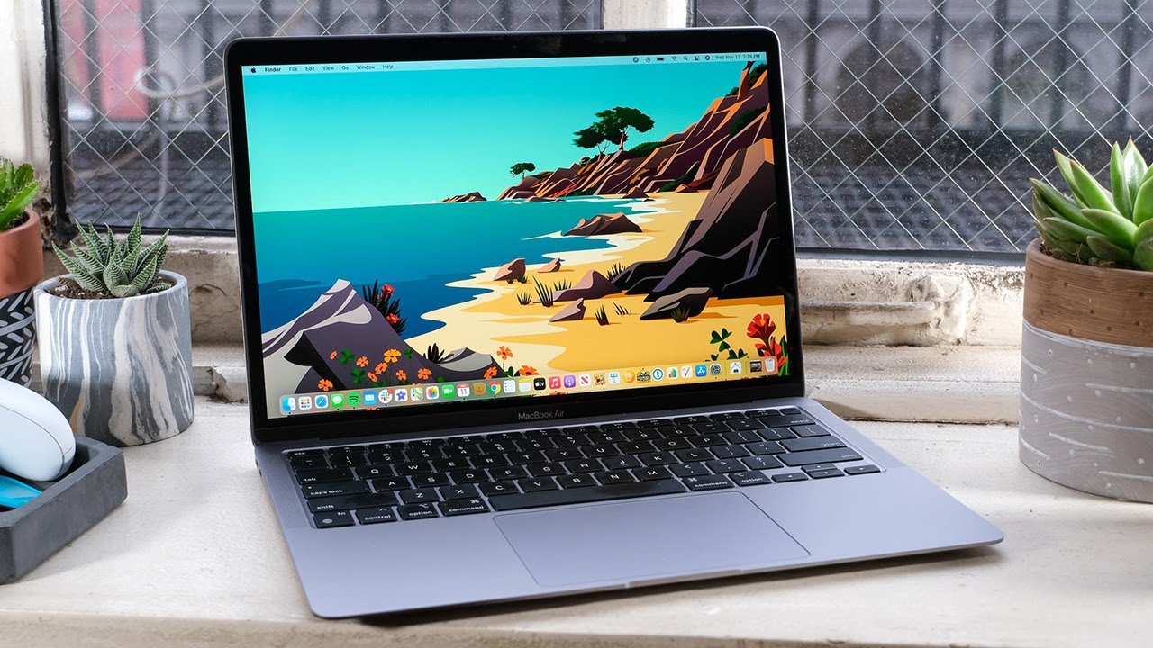 MacBook Air M1 với thời lượng pin ấn tượng, hoạt động 1.5 giờ với 20 tab Chrome chỉ tốn 1% pin.