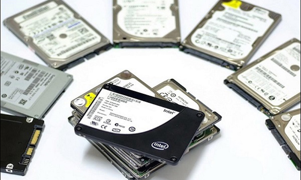 Nên chọn ổ cứng SSD mặc định với dung lượng 256GB trở lên