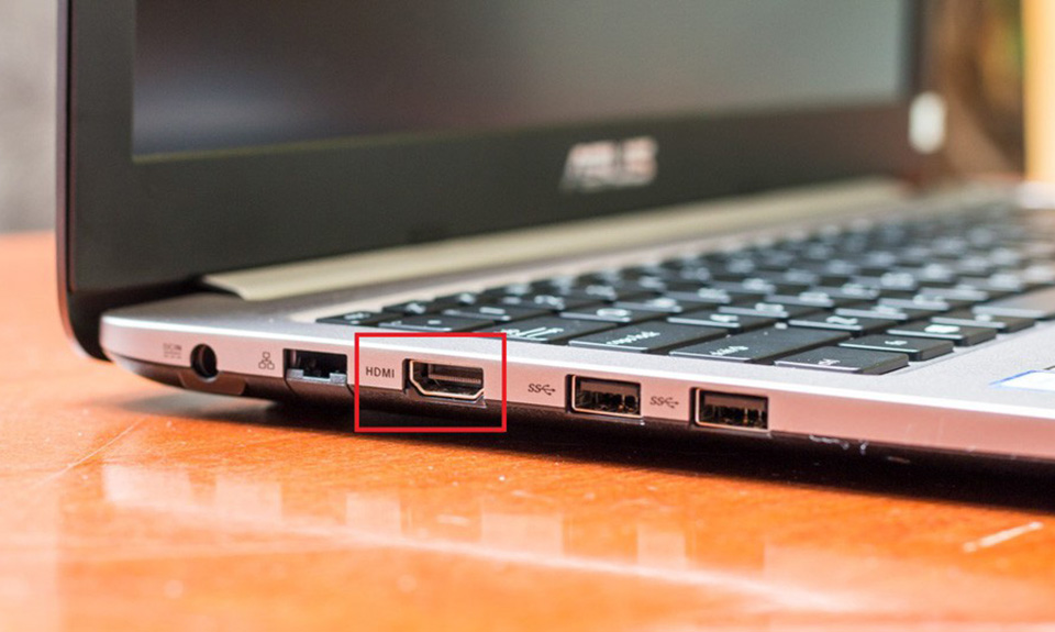 Laptop cho kế toán có cổng xuất hình hỗ trợ sẽ rất tuyệt