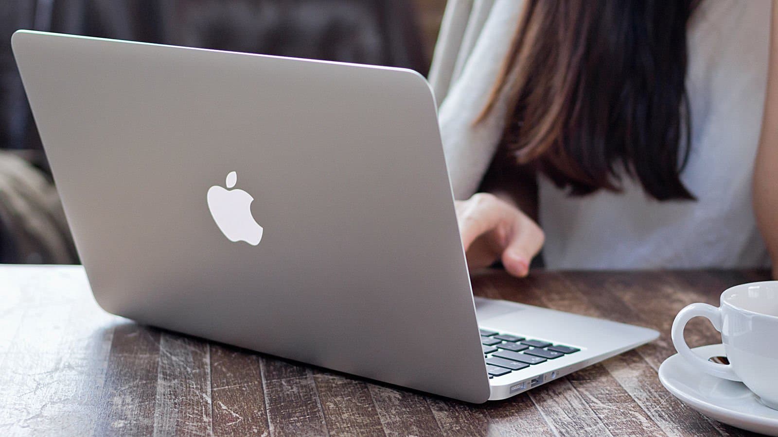 Có nên mua MacBook cũ giá rẻ hay không, cần lưu ý những gì khi mua MacBook cũ giá rẻ?