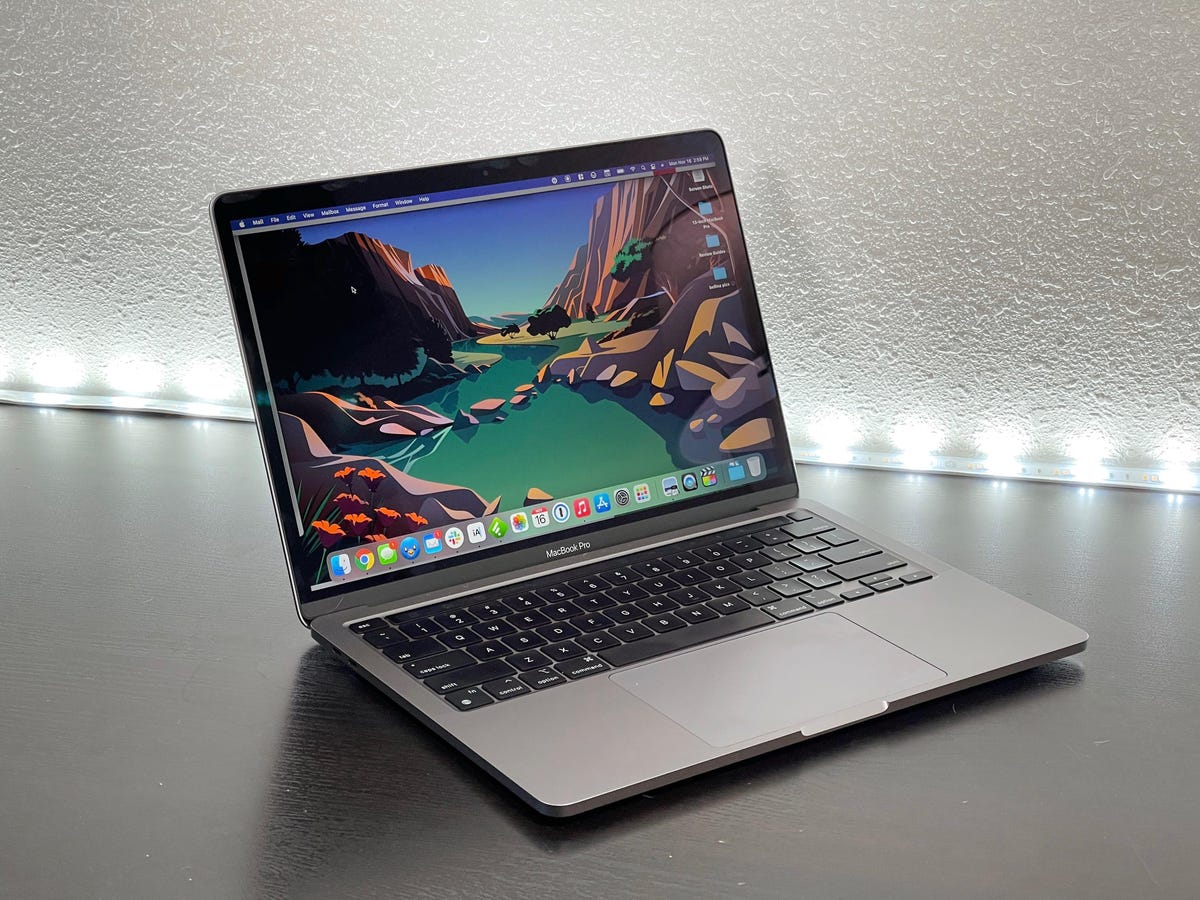 Macbook M1 Pro với camera 720p và thời lượng pin lên tới 20 giờ