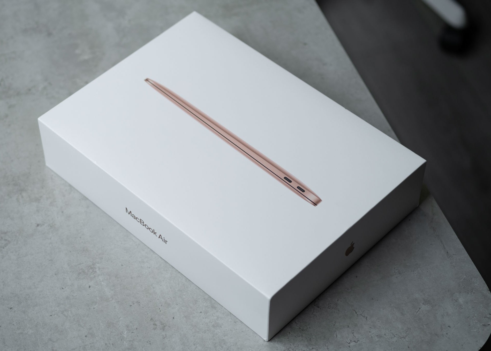 Nên mua MacBook xách tay hay chính hãng? Kinh nghiệm chọn mua MacBook xách tay