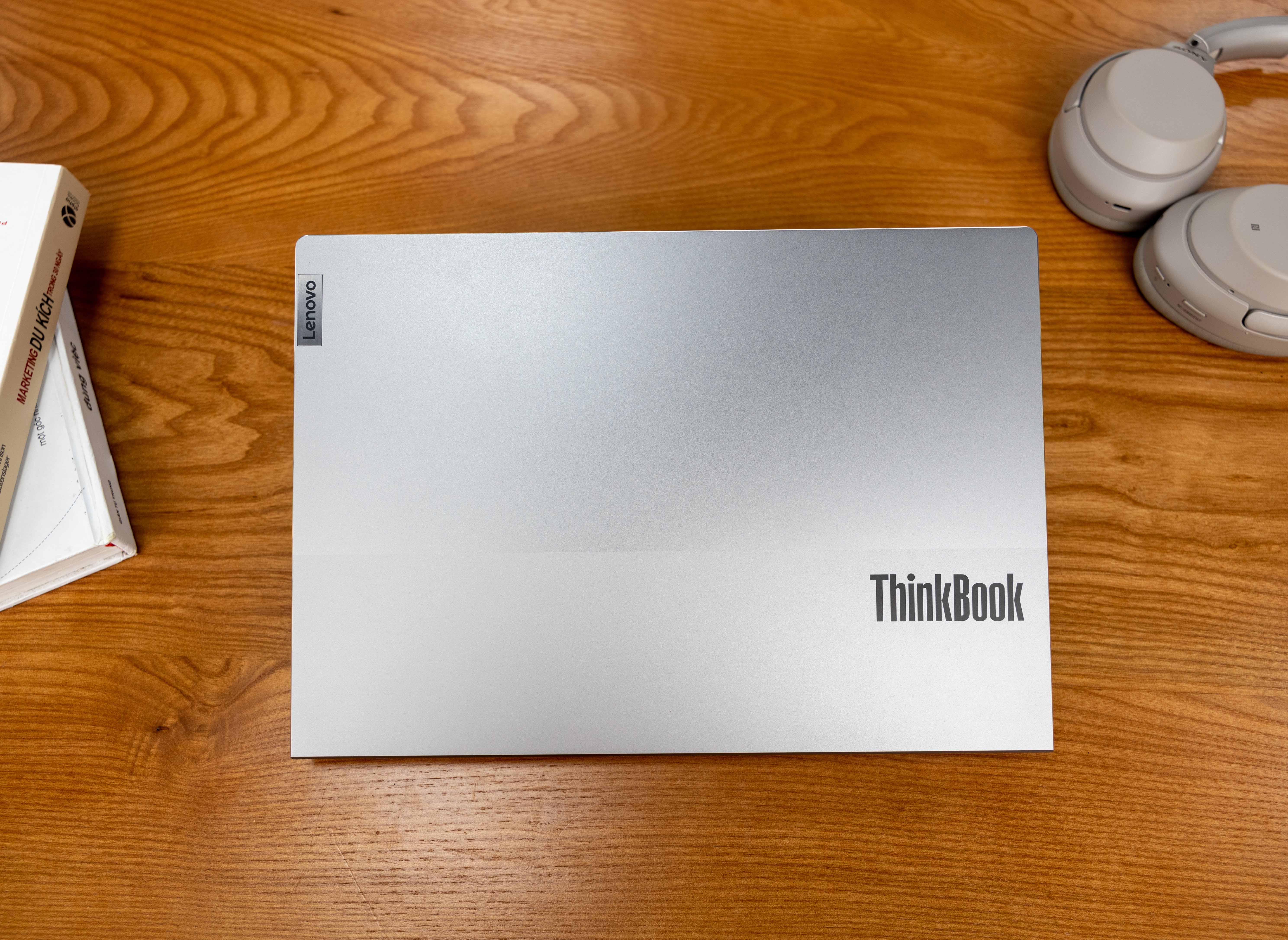 Ngôn ngữ thiết kế của Lenovo không thể lẫn vào đâu được
