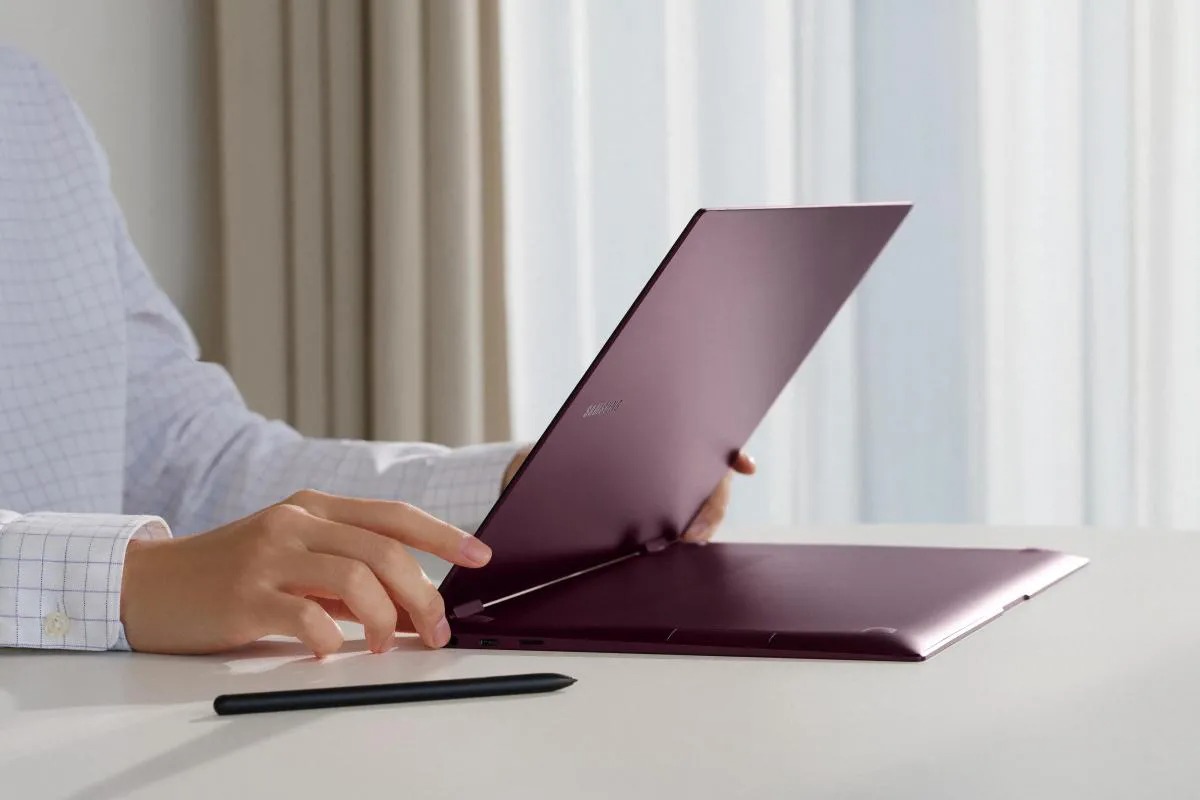 ban-le-cua-samsung-galaxy-book-2-pro-360