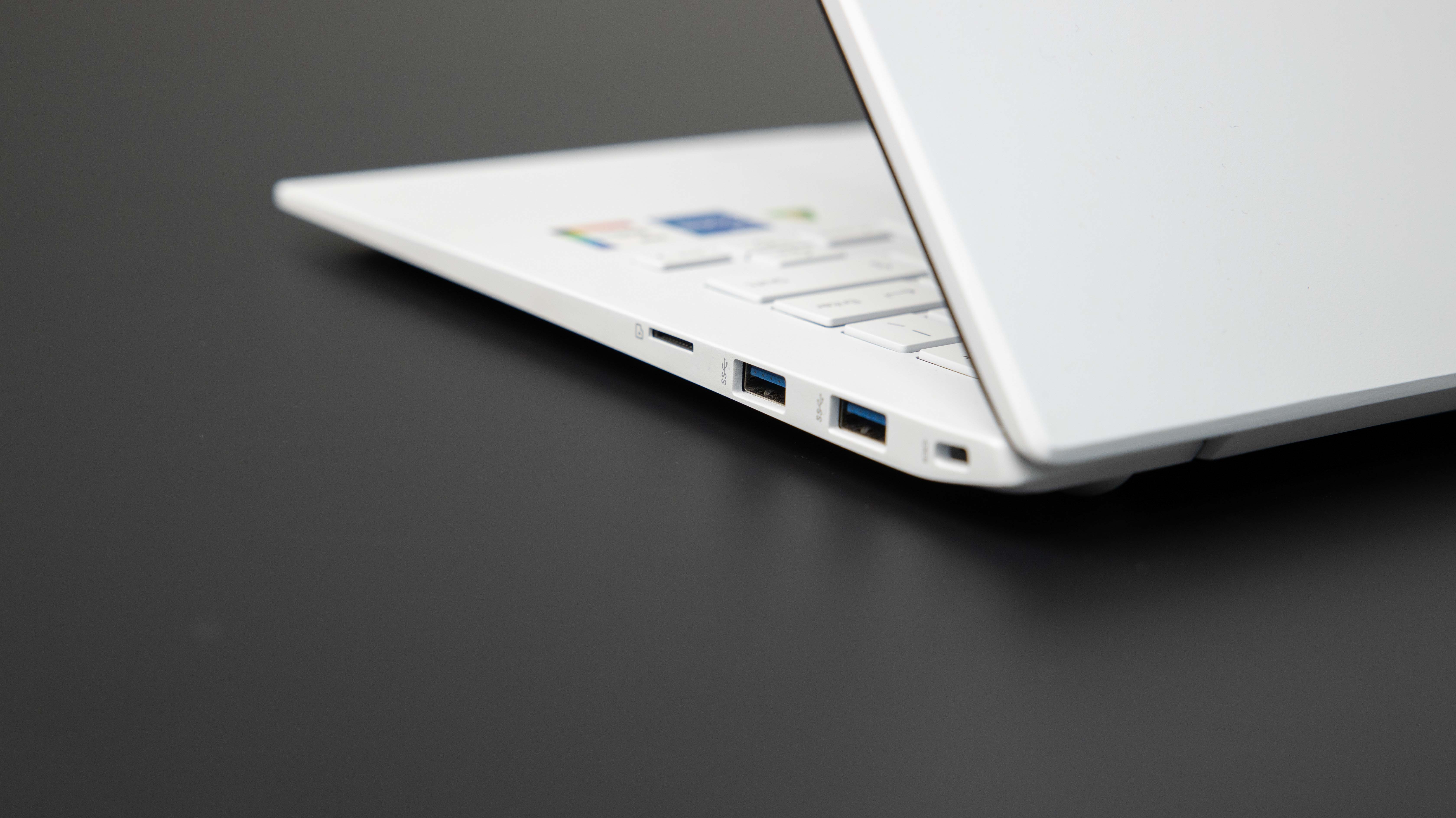 nhung-mau-ultrabook-nhe-nhat-trong-phan-khuc-gia-duoi-25-trieu-8