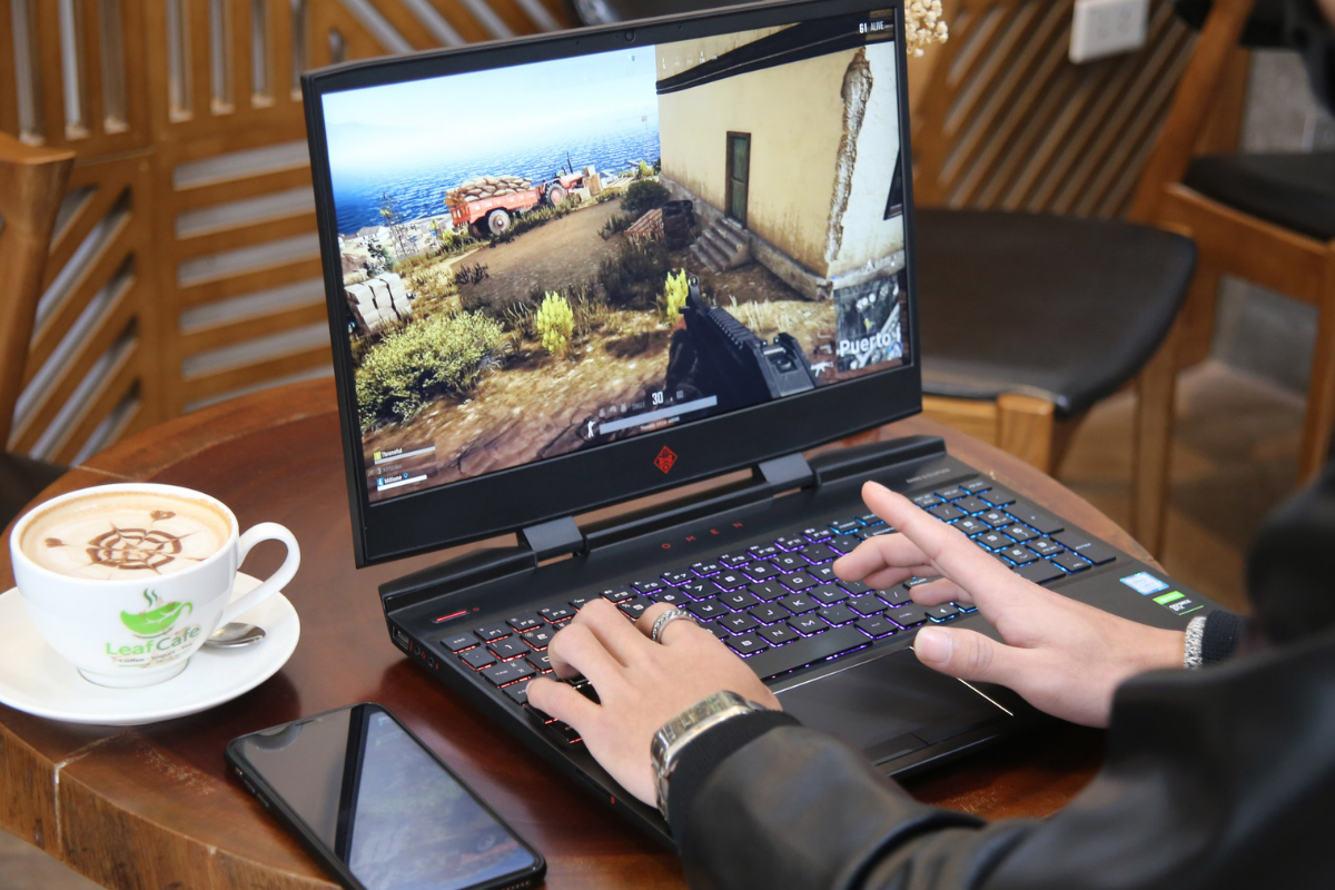 danh-gia-hp-omen-15-2019-thinkpro-1