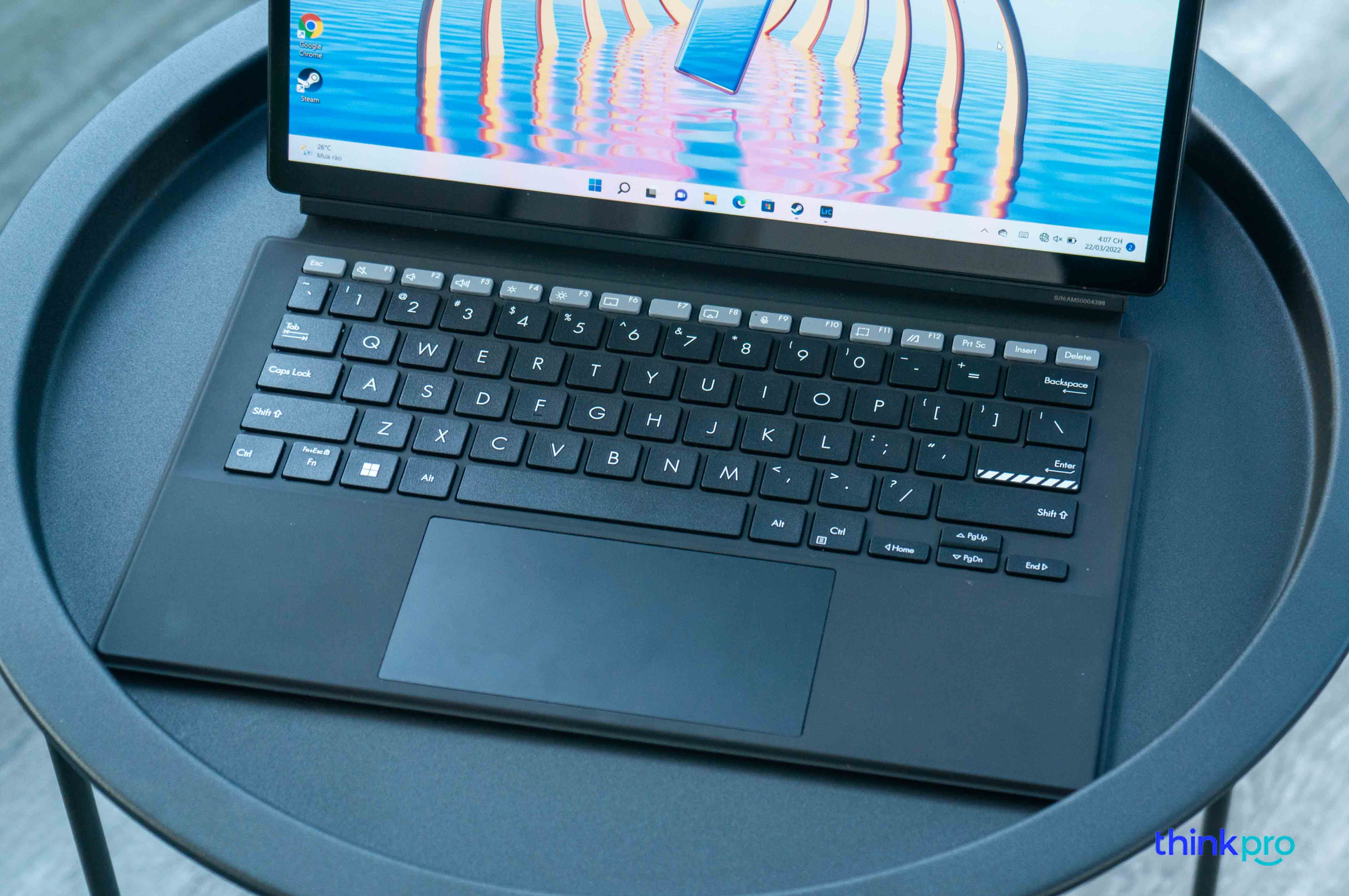 Khung bàn phím được kết nối bằng nam châm