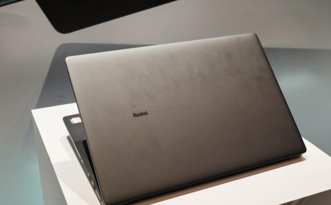 Màn hình laptop RedmiBook 15 với tần số quét 60Hz, hỗ trợ DC Dimming.