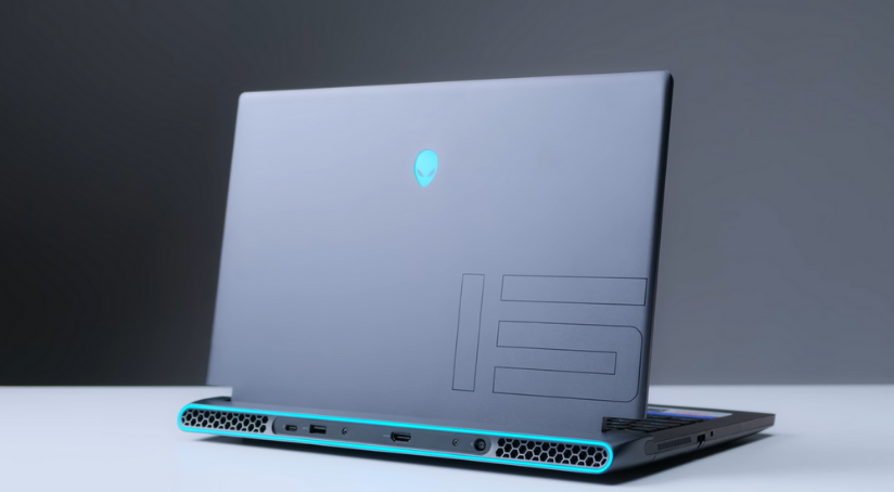 Dell Alienware M15 R6: Thiết kế độc đáo, cấu hình vượt trội