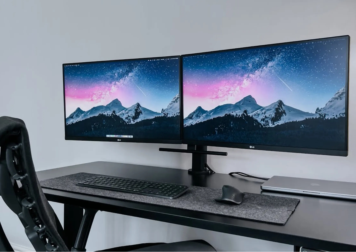 Setup bàn làm việc màn hình kép