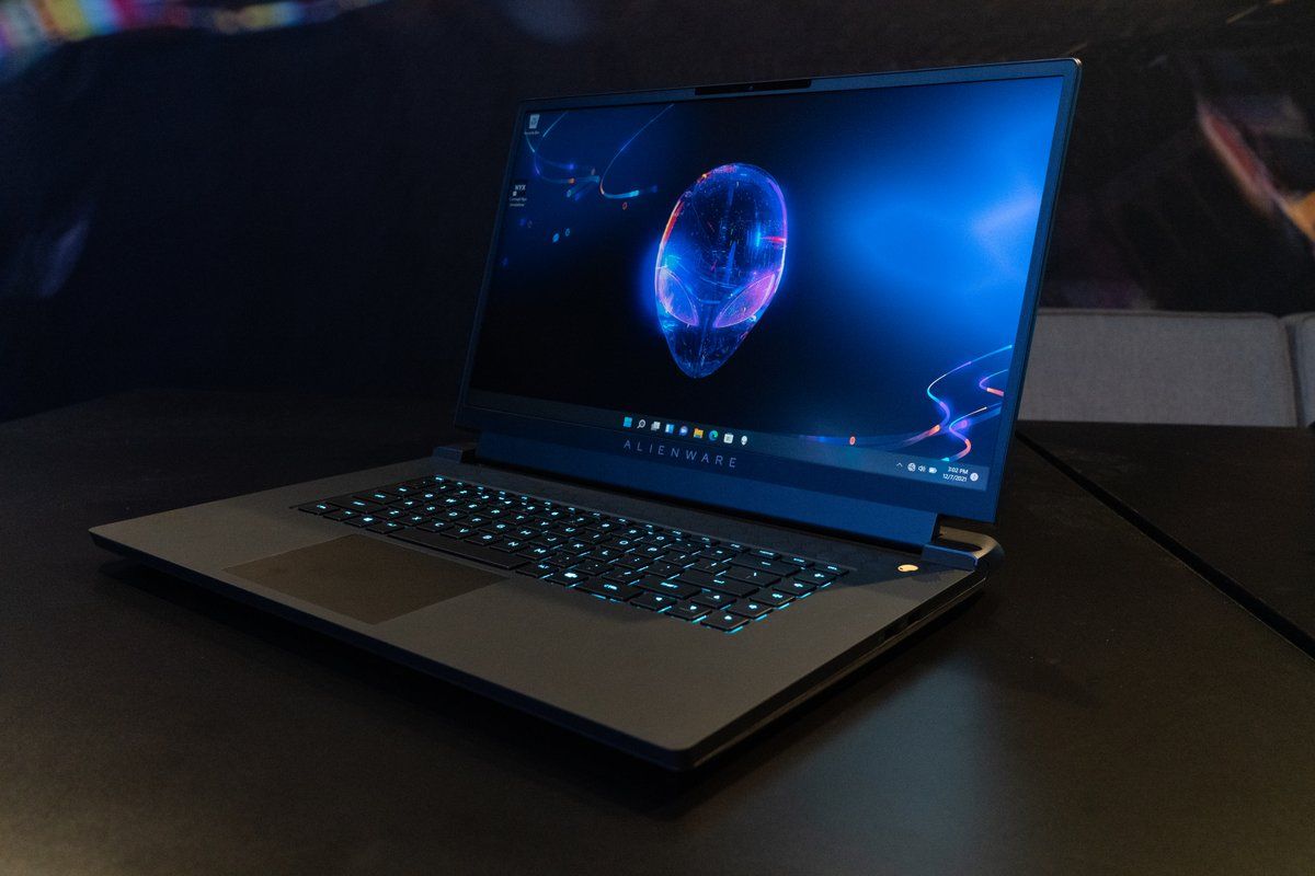 dell-ra-mat-alienware-m15-r7-02