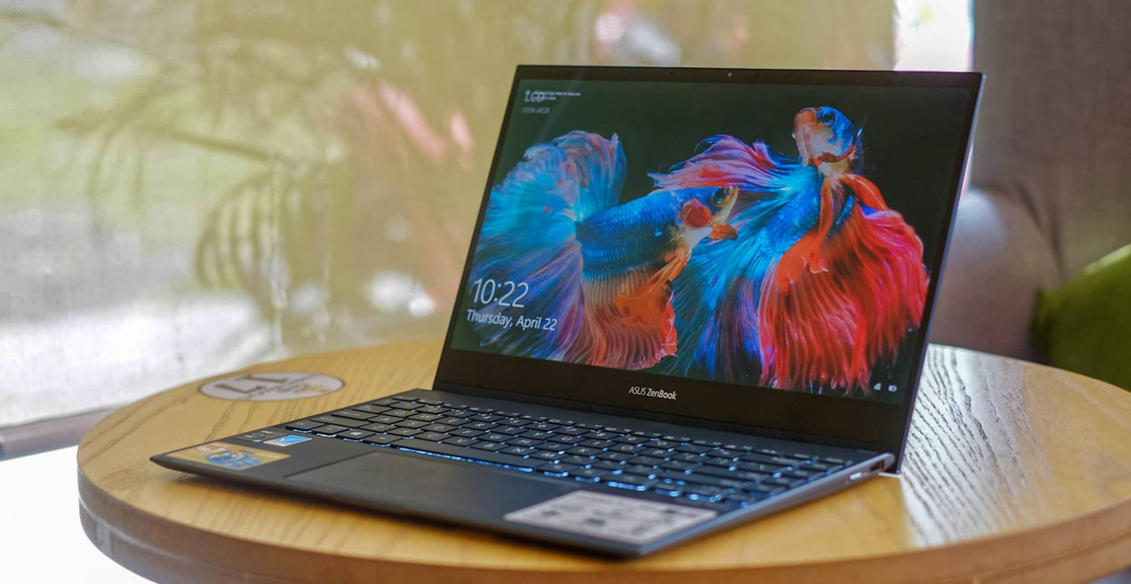 Thiết kế - Asus Zenbook Flip 13 UX363 OLED