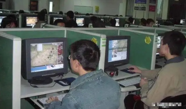 Mất acc, 13 năm sau mới đăng nhập lại được, nam game thủ sững sờ khi thấy bạn gái mạng vẫn online, gửi tin nhắn hỏi thăm mỗi ngày - Ảnh 1.